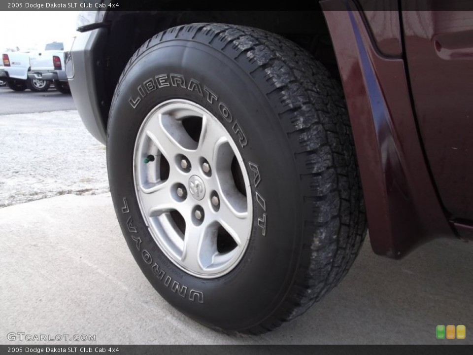 2005 Dodge Dakota SLT Club Cab 4x4 Wheel and Tire Photo #74162248