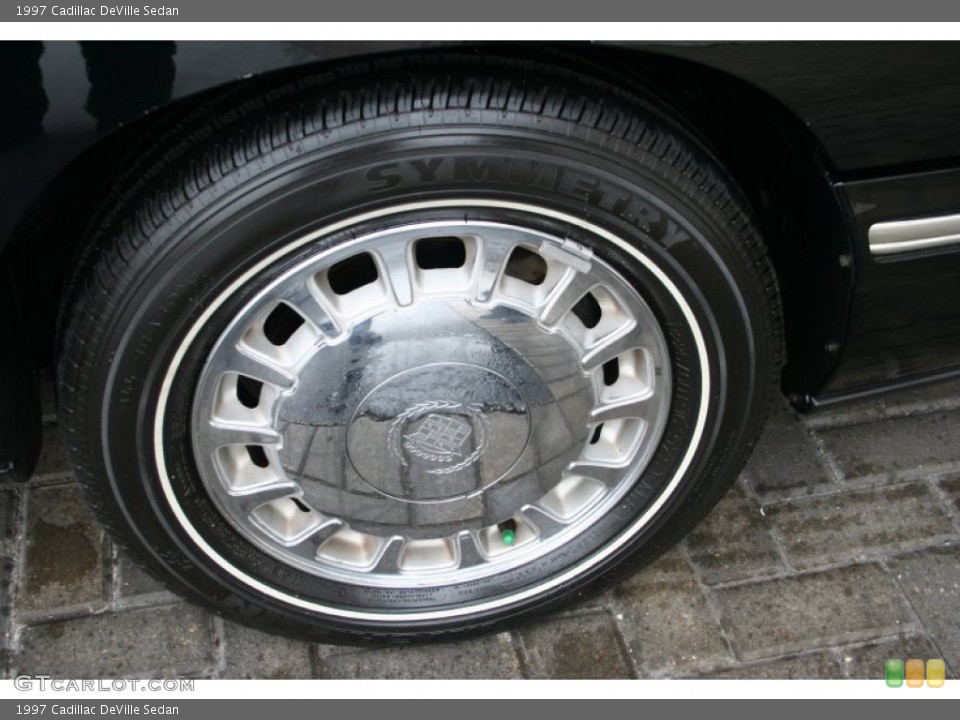 1997 Cadillac DeVille Sedan Wheel and Tire Photo #74169365