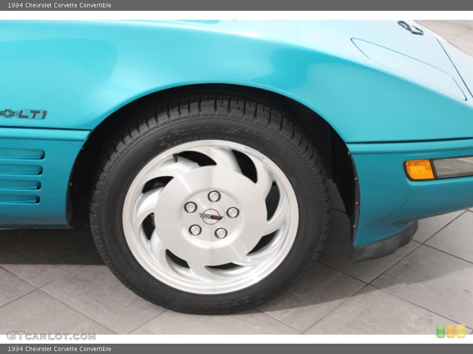 1994 Chevrolet Corvette Convertible Wheel and Tire Photo #74223301