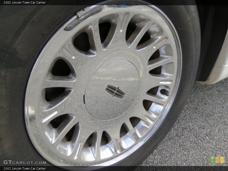 2002 Lincoln Town Car Cartier Wheel and Tire Photo #74257287