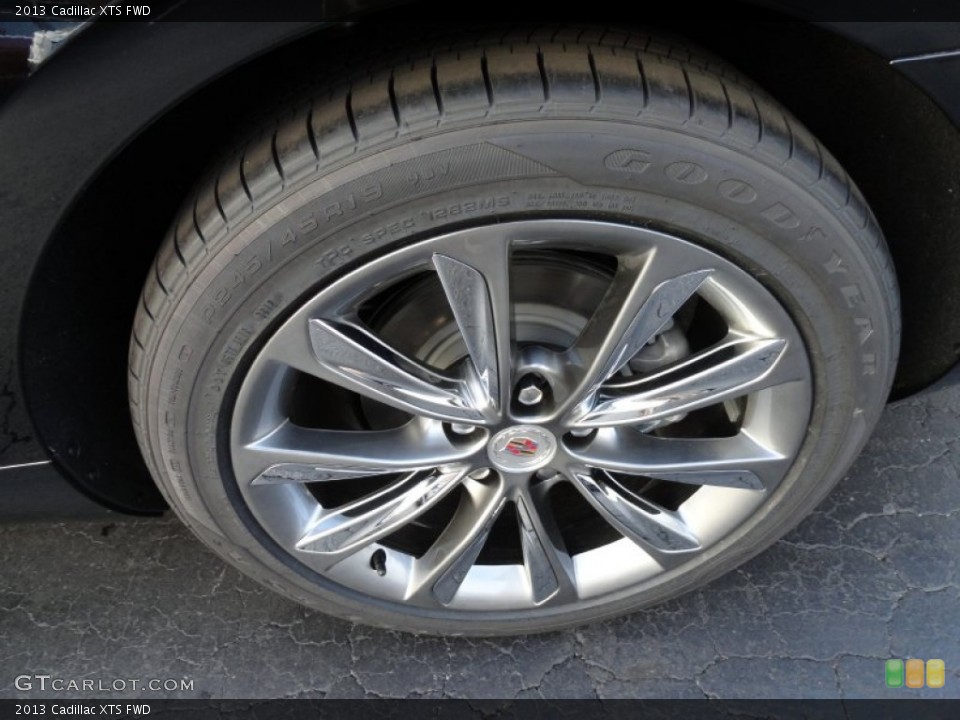 2013 Cadillac XTS FWD Wheel and Tire Photo #74293620