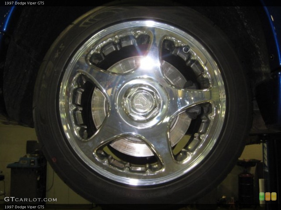 1997 Dodge Viper GTS Wheel and Tire Photo #74336462
