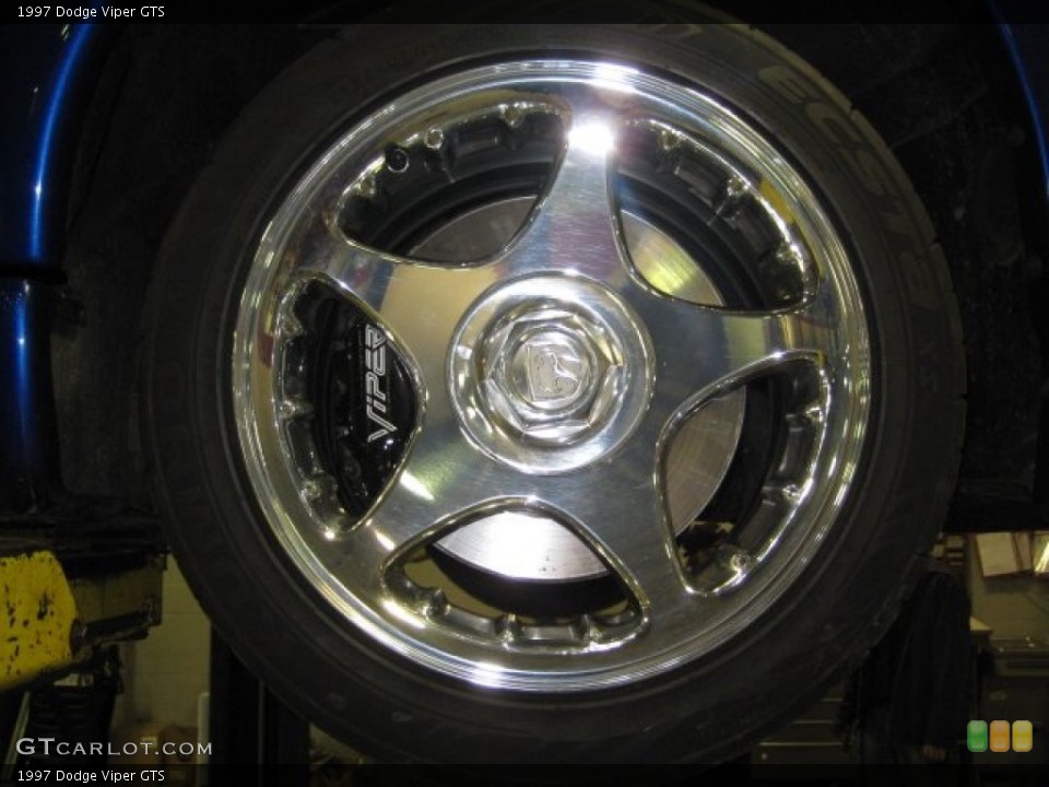 1997 Dodge Viper GTS Wheel and Tire Photo #74336496