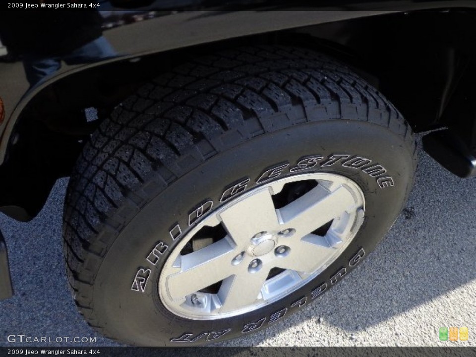 2009 Jeep Wrangler Sahara 4x4 Wheel and Tire Photo #74406556
