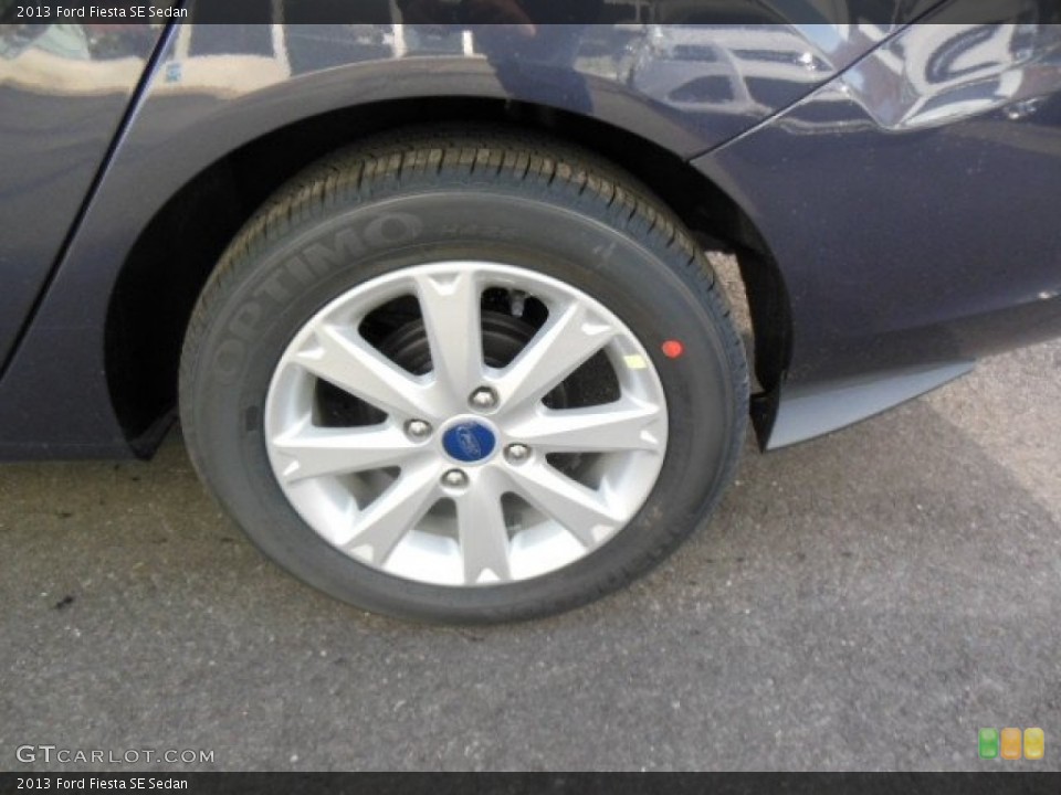 2013 Ford Fiesta SE Sedan Wheel and Tire Photo #74487812