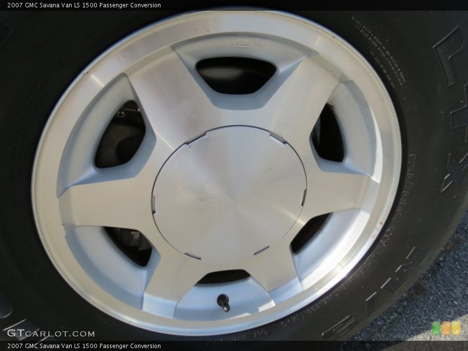 2007 GMC Savana Van LS 1500 Passenger Conversion Wheel and Tire Photo #74531906
