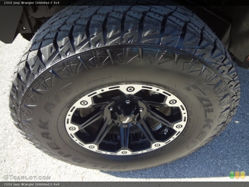 2009 Jeep Wrangler Unlimited Custom Wheel and Tire Photo #74560956