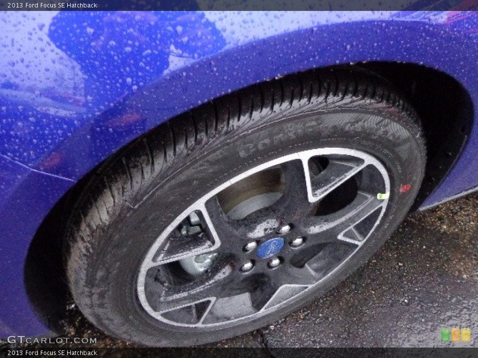 2013 Ford Focus SE Hatchback Wheel and Tire Photo #74565833