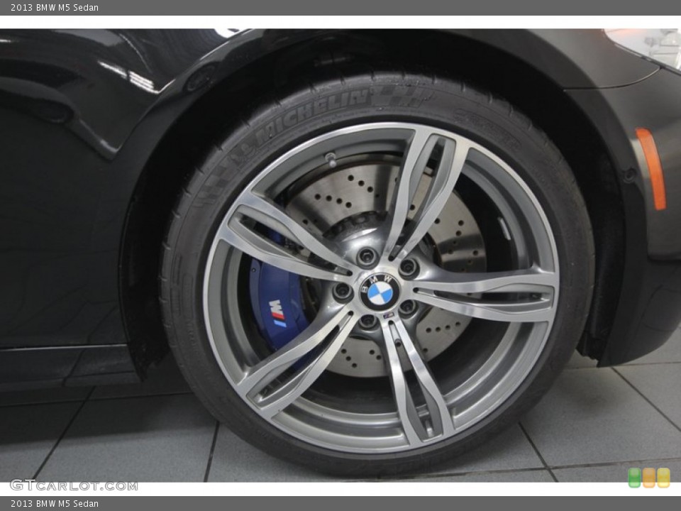 2013 BMW M5 Sedan Wheel and Tire Photo #74588072