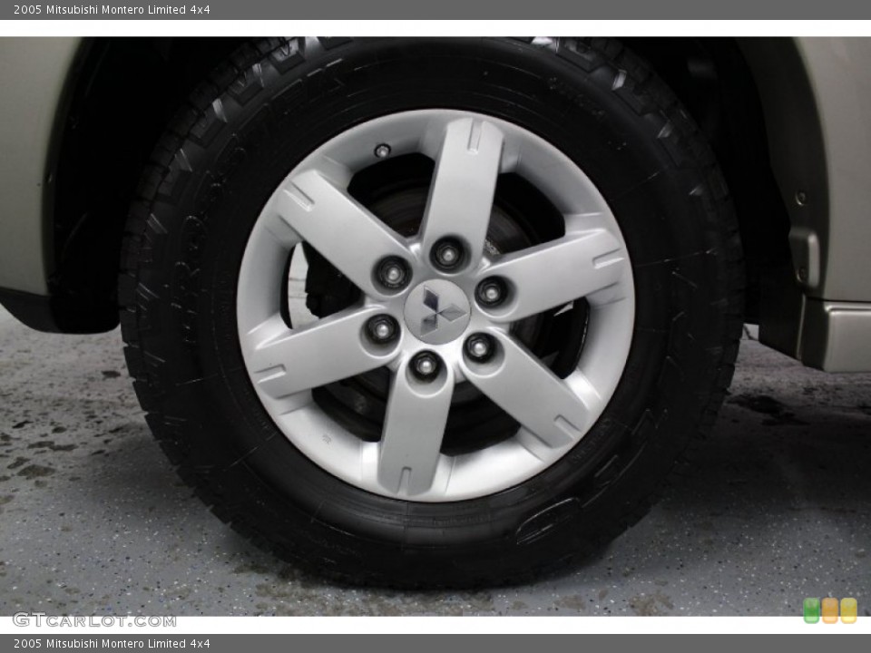 2005 Mitsubishi Montero Limited 4x4 Wheel and Tire Photo #74595596