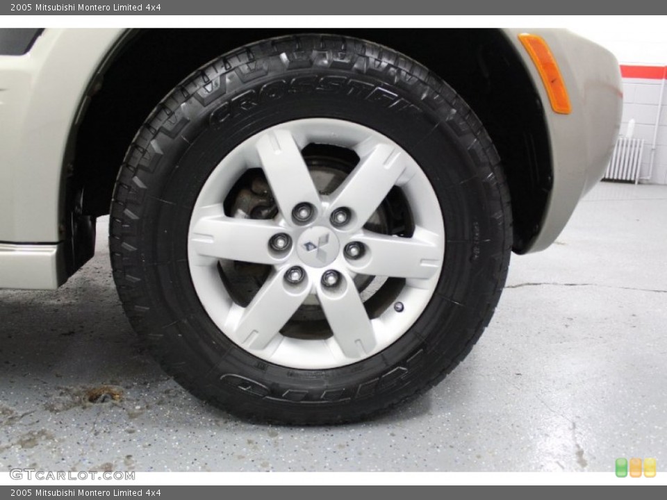 2005 Mitsubishi Montero Limited 4x4 Wheel and Tire Photo #74595677