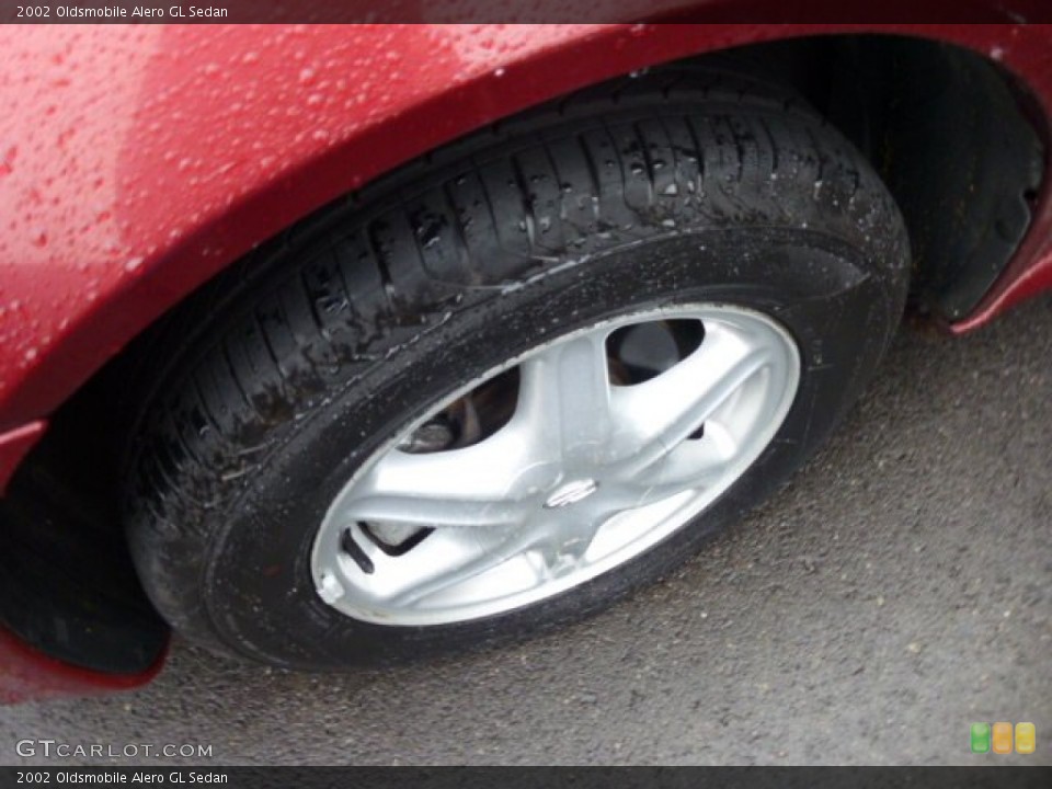 2002 Oldsmobile Alero GL Sedan Wheel and Tire Photo #74618827
