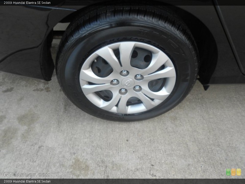 2009 Hyundai Elantra SE Sedan Wheel and Tire Photo #74633493