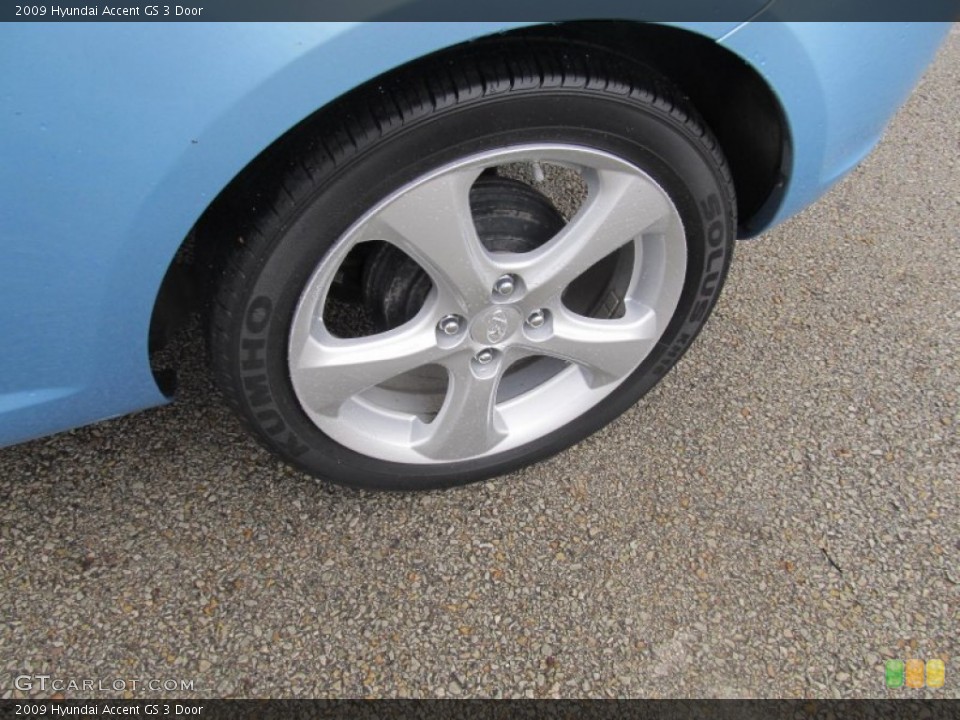 2009 Hyundai Accent GS 3 Door Wheel and Tire Photo #74639782