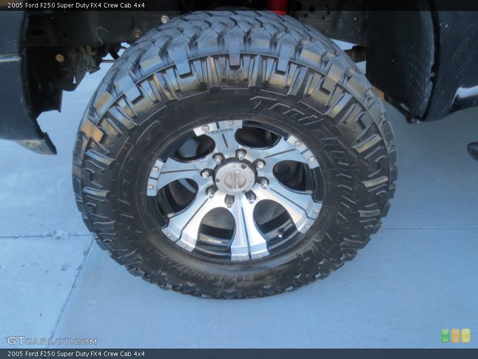 2005 Ford F250 Super Duty Custom Wheel and Tire Photo #74657687