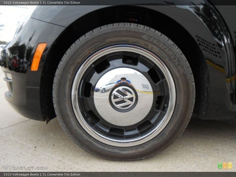 2013 Volkswagen Beetle 2.5L Convertible 50s Edition Wheel and Tire Photo #74805020