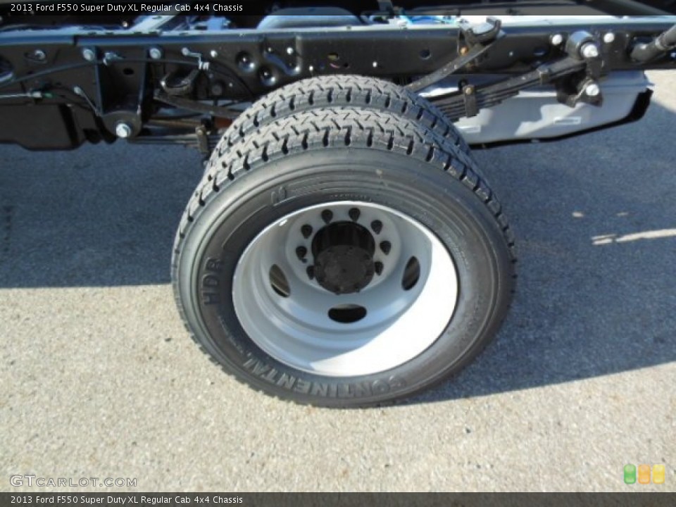 2013 Ford F550 Super Duty XL Regular Cab 4x4 Chassis Wheel and Tire Photo #74805050