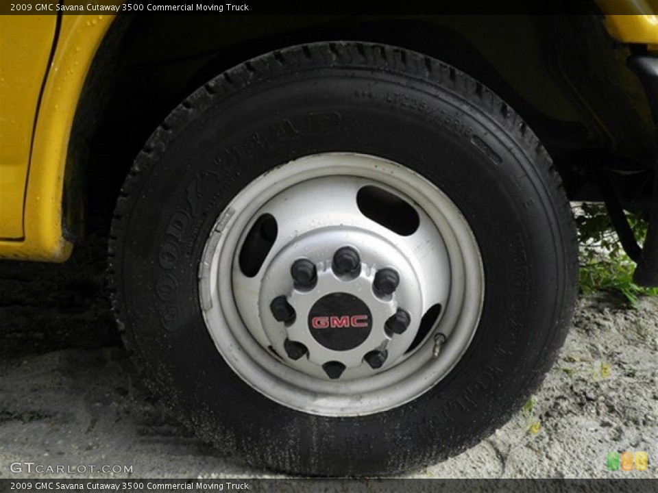 2009 GMC Savana Cutaway 3500 Commercial Moving Truck Wheel and Tire Photo #74809163