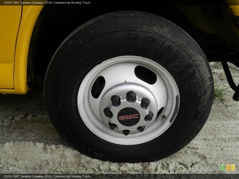 2009 GMC Savana Cutaway Wheels and Tires