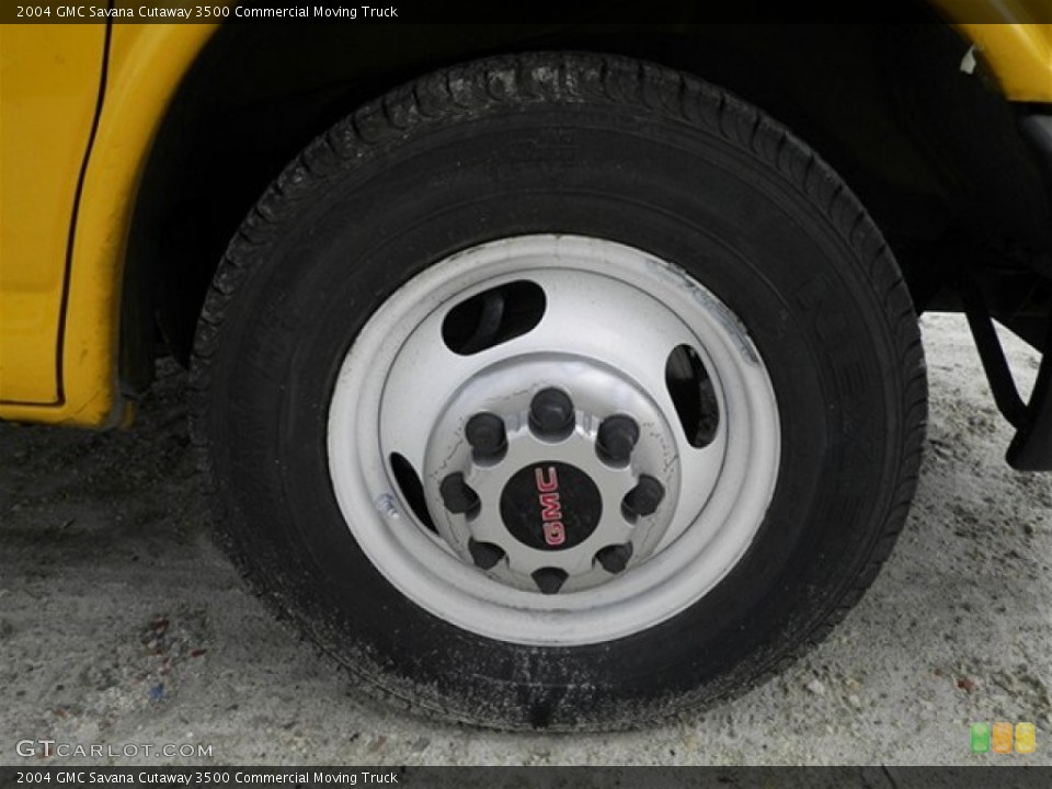 2004 GMC Savana Cutaway 3500 Commercial Moving Truck Wheel and Tire Photo #74810885