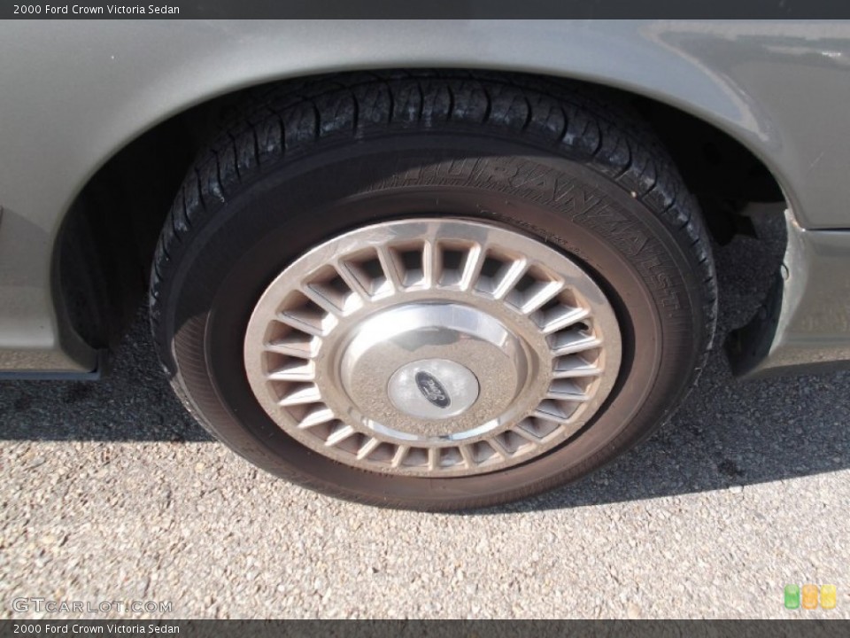 2000 Ford Crown Victoria Sedan Wheel and Tire Photo #74846462