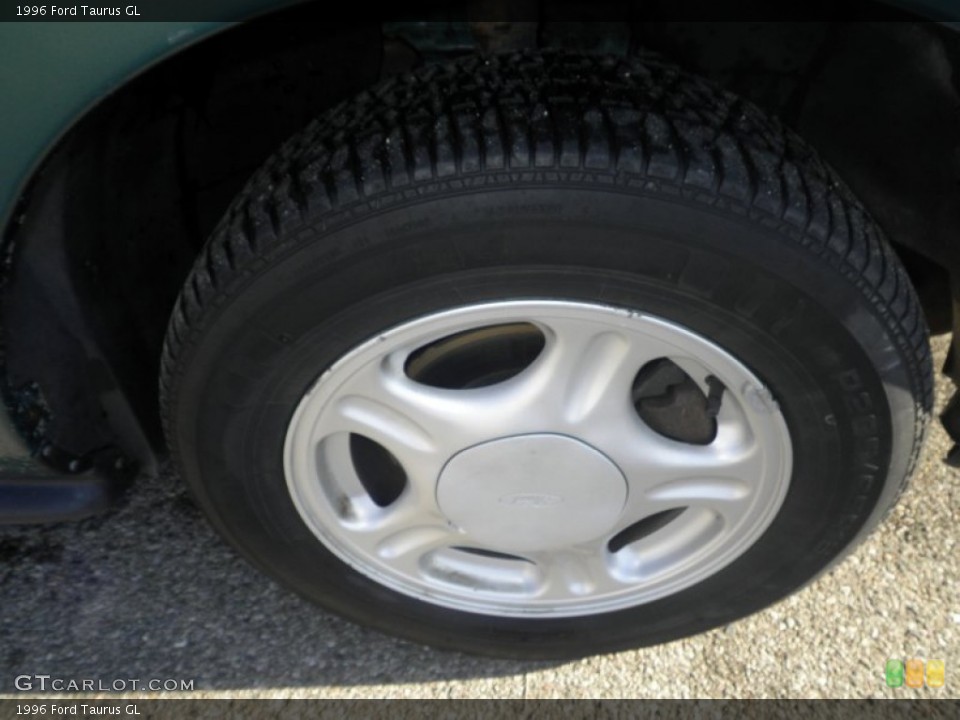 1996 Ford Taurus GL Wheel and Tire Photo #74881656
