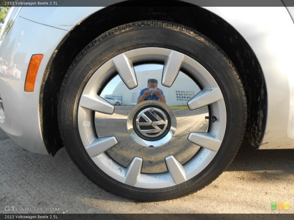 2013 Volkswagen Beetle 2.5L Wheel and Tire Photo #74884234