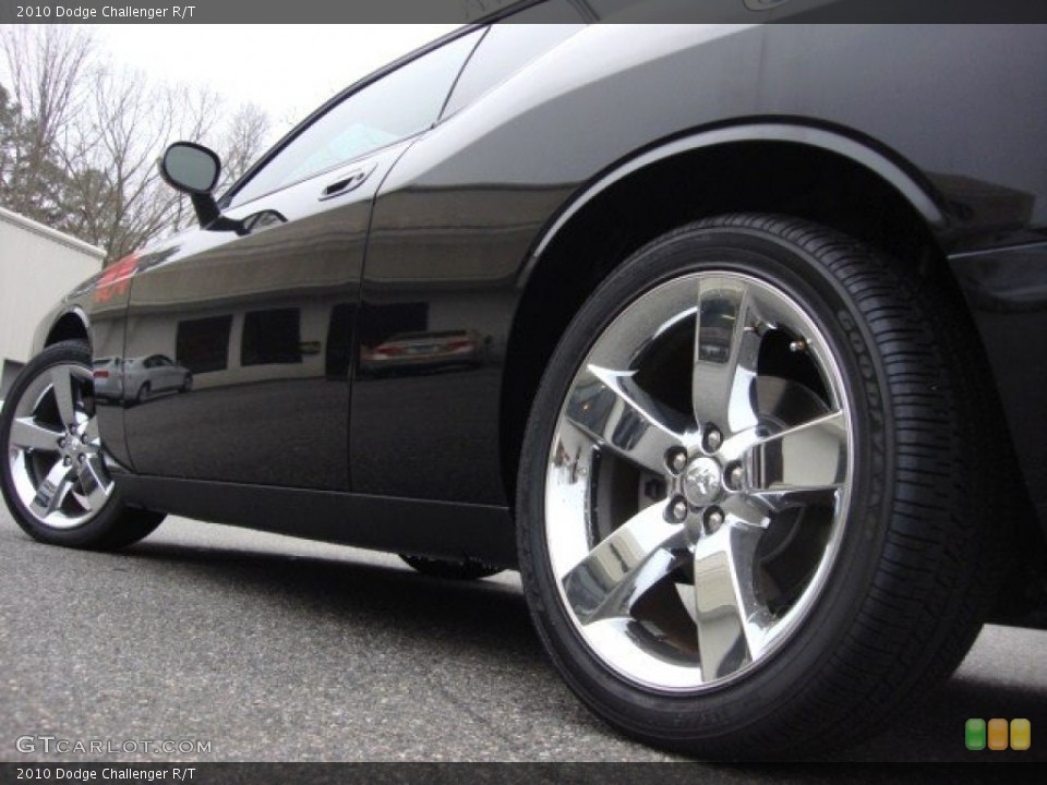 2010 Dodge Challenger R/T Wheel and Tire Photo #74936410