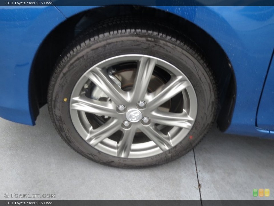 2013 Toyota Yaris SE 5 Door Wheel and Tire Photo #75329651