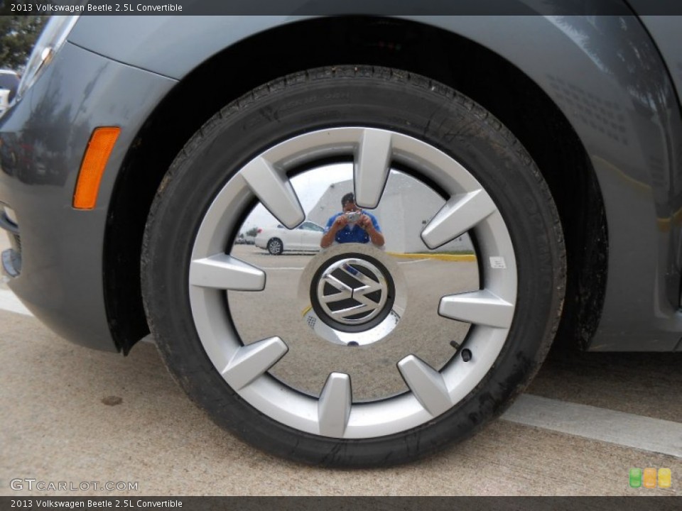 2013 Volkswagen Beetle 2.5L Convertible Wheel and Tire Photo #75389951