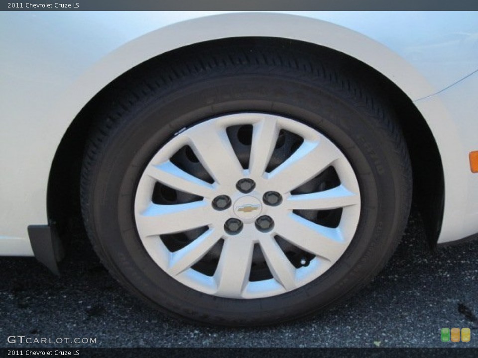 2011 Chevrolet Cruze LS Wheel and Tire Photo #75458945