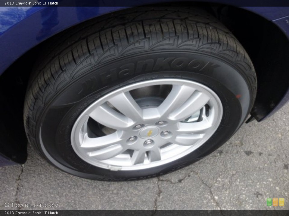 2013 Chevrolet Sonic LT Hatch Wheel and Tire Photo #75482420