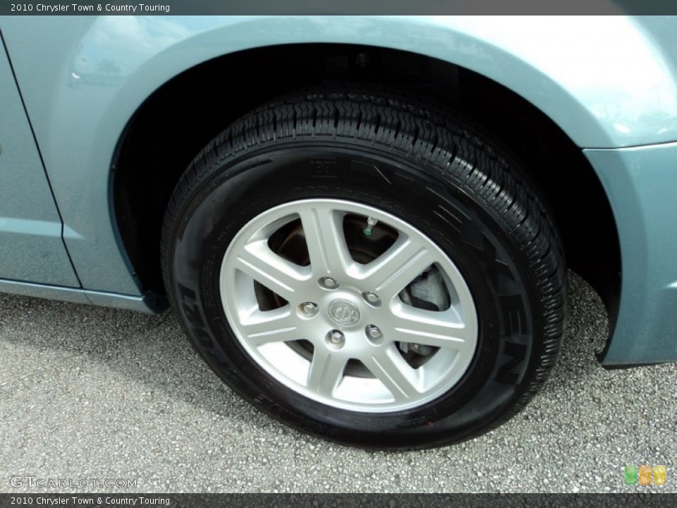 2010 Chrysler Town & Country Touring Wheel and Tire Photo #75678069