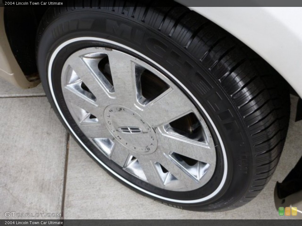 2004 Lincoln Town Car Ultimate Wheel and Tire Photo #75759623