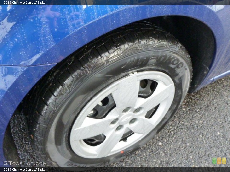 2013 Chevrolet Sonic LS Sedan Wheel and Tire Photo #75805987