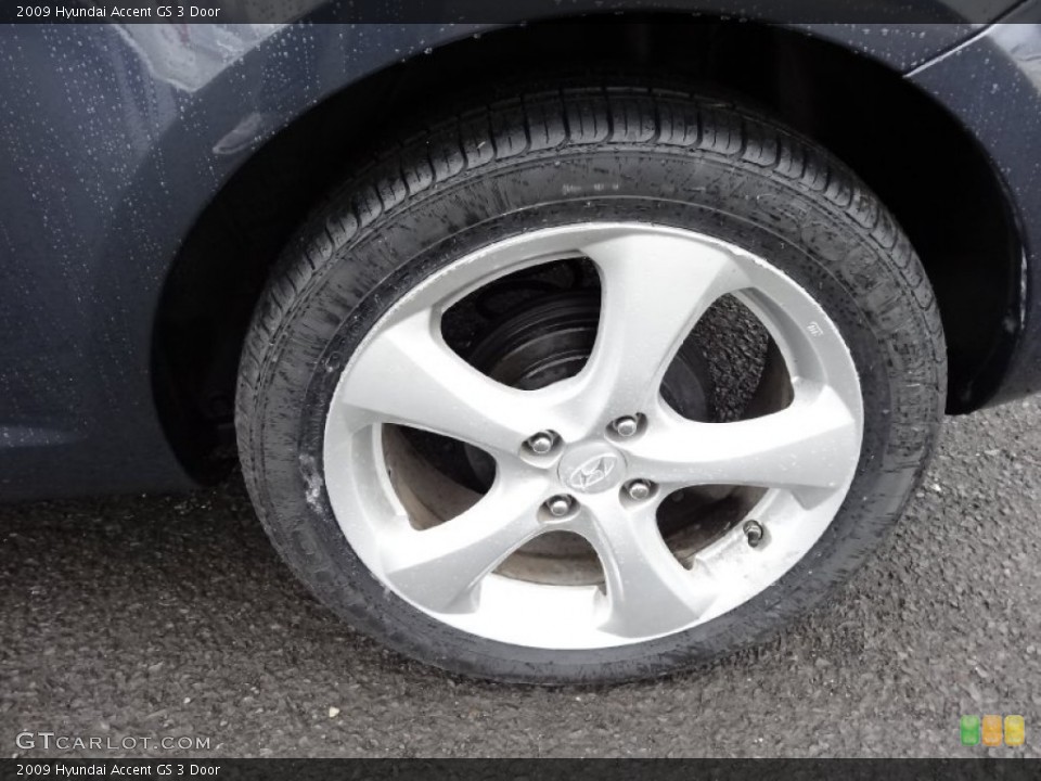 2009 Hyundai Accent GS 3 Door Wheel and Tire Photo #75892424
