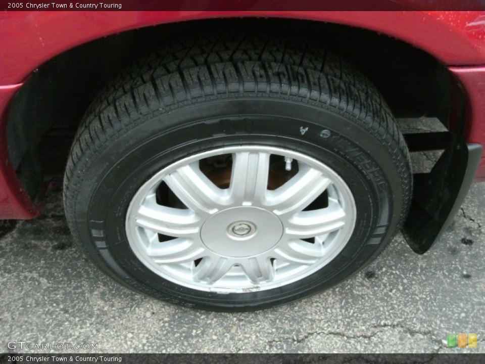 2005 Chrysler Town & Country Touring Wheel and Tire Photo #75915884