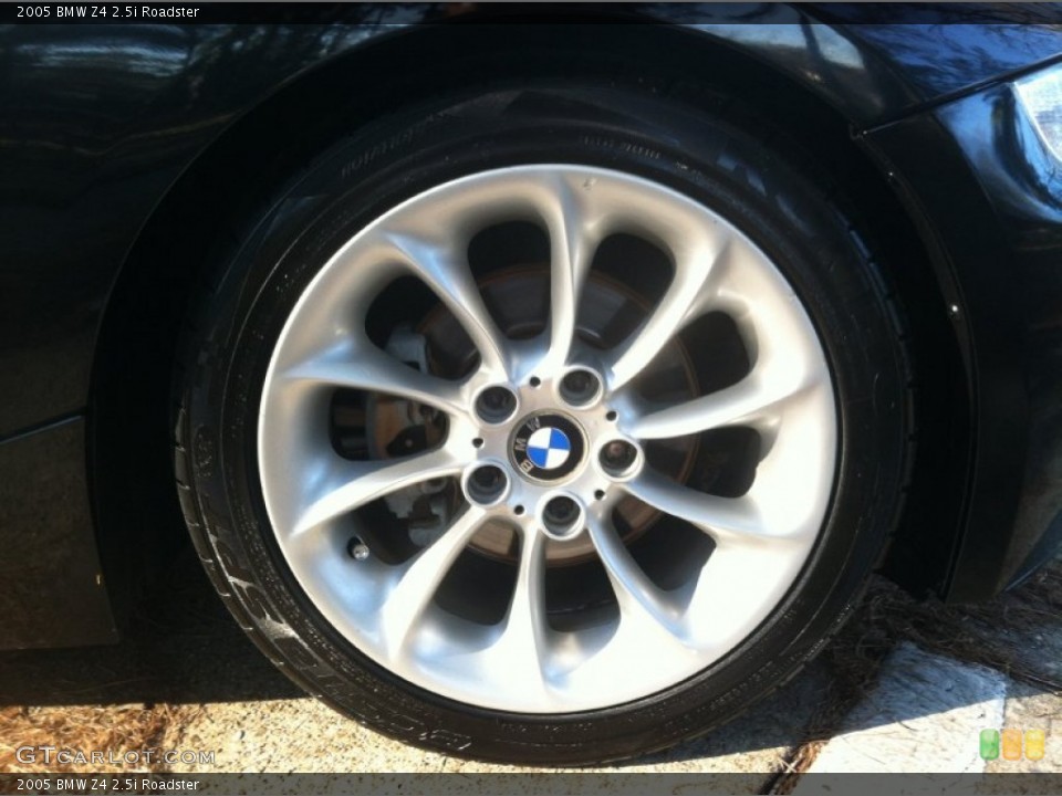 2005 BMW Z4 2.5i Roadster Wheel and Tire Photo #76022998