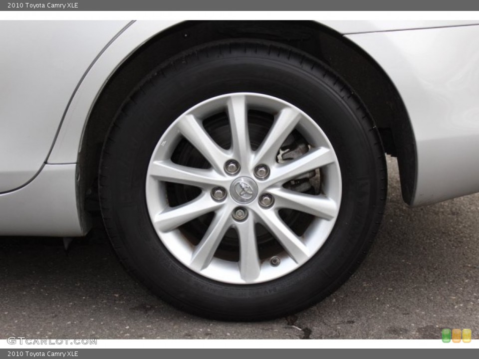 2010 Toyota Camry XLE Wheel and Tire Photo #76192184