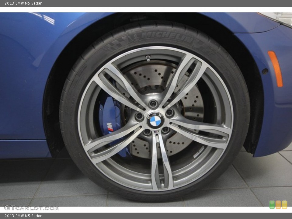2013 BMW M5 Sedan Wheel and Tire Photo #76195284