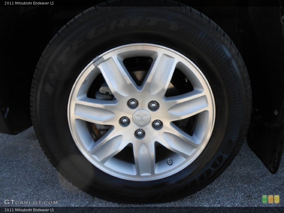2011 Mitsubishi Endeavor LS Wheel and Tire Photo #76200699