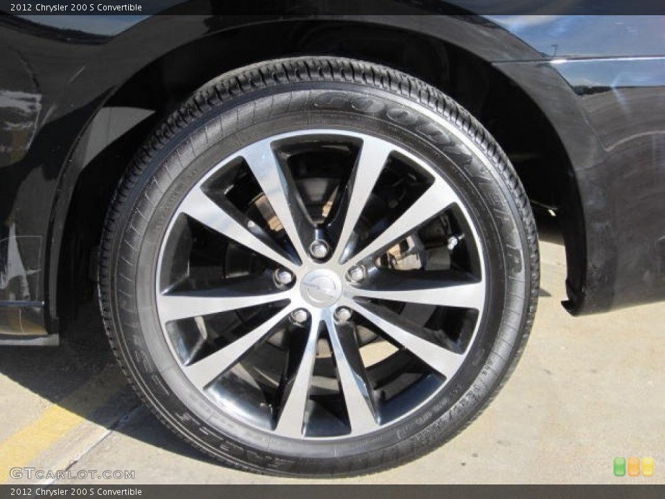 2012 Chrysler 200 S Convertible Wheel and Tire Photo #76213481