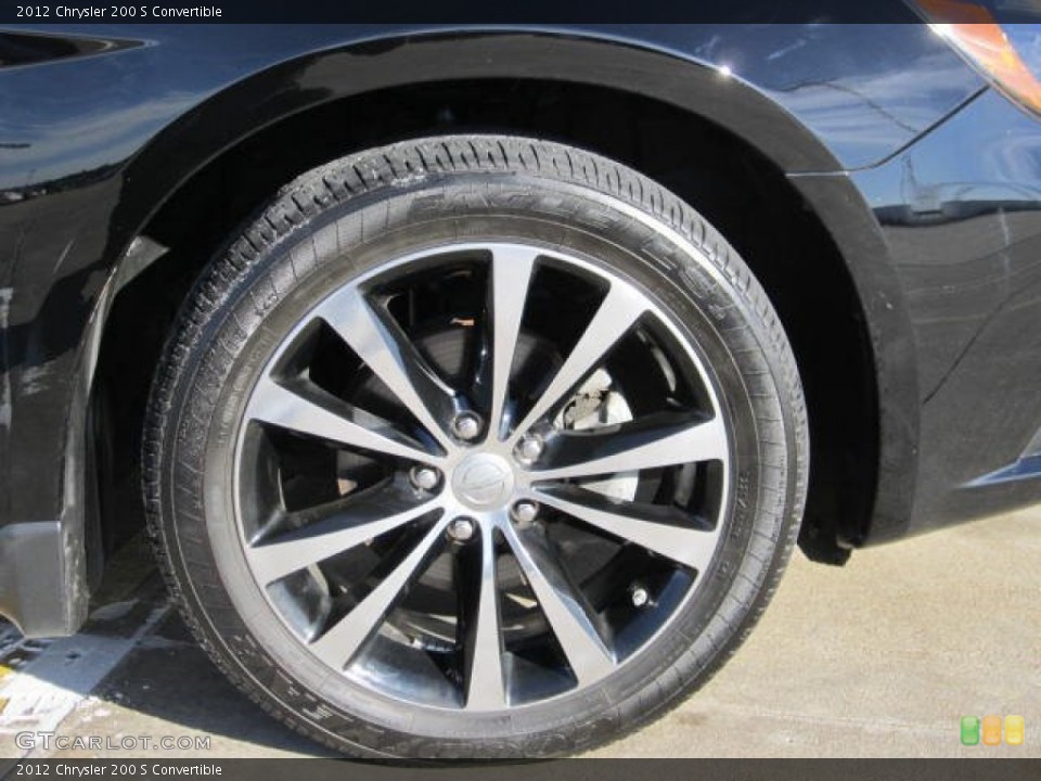 2012 Chrysler 200 S Convertible Wheel and Tire Photo #76213554