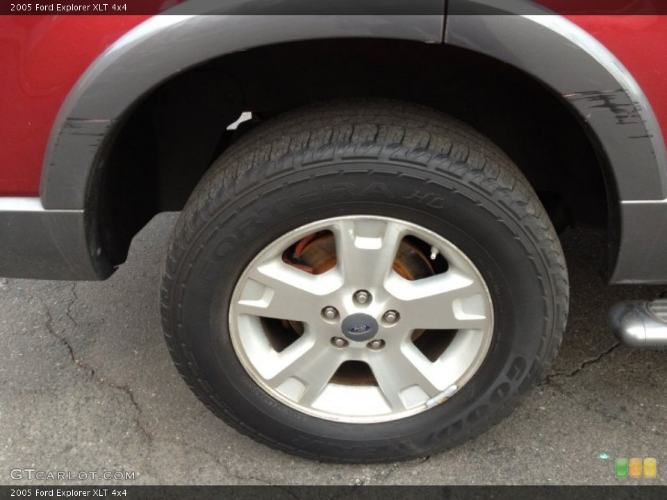 2005 Ford Explorer XLT 4x4 Wheel and Tire Photo #76216031