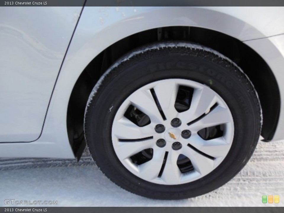 2013 Chevrolet Cruze LS Wheel and Tire Photo #76352983