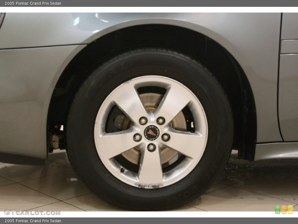 2005 Pontiac Grand Prix Sedan Wheel and Tire Photo #76365045