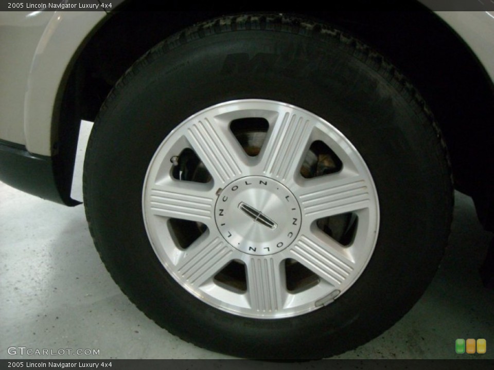 2005 Lincoln Navigator Luxury 4x4 Wheel and Tire Photo #76416583