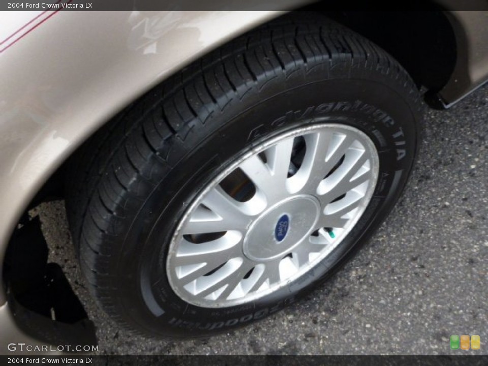 2004 Ford Crown Victoria LX Wheel and Tire Photo #76537238
