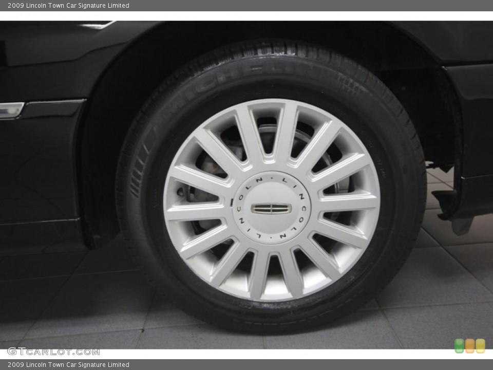 2009 Lincoln Town Car Signature Limited Wheel and Tire Photo #76604643