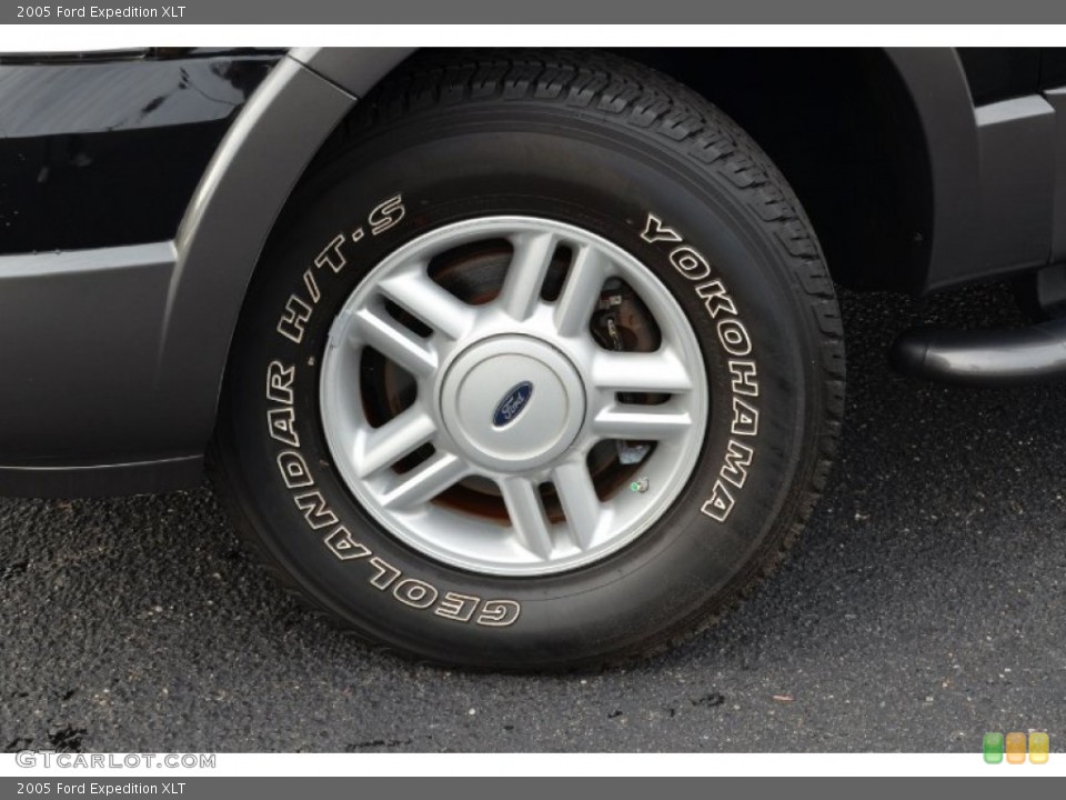2005 Ford Expedition XLT Wheel and Tire Photo #76698595